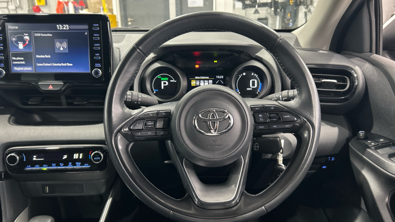 Toyota Yaris 1.5 Hybrid Design 5dr CVT Hybrid Hatchback